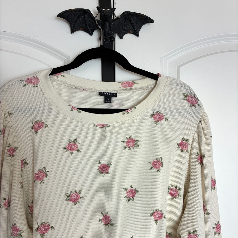 Torrid Floral Vintage Inspired Thermal Crew Puff Sleeve Top Feminine Elegant 3X - Picture 8 of 15